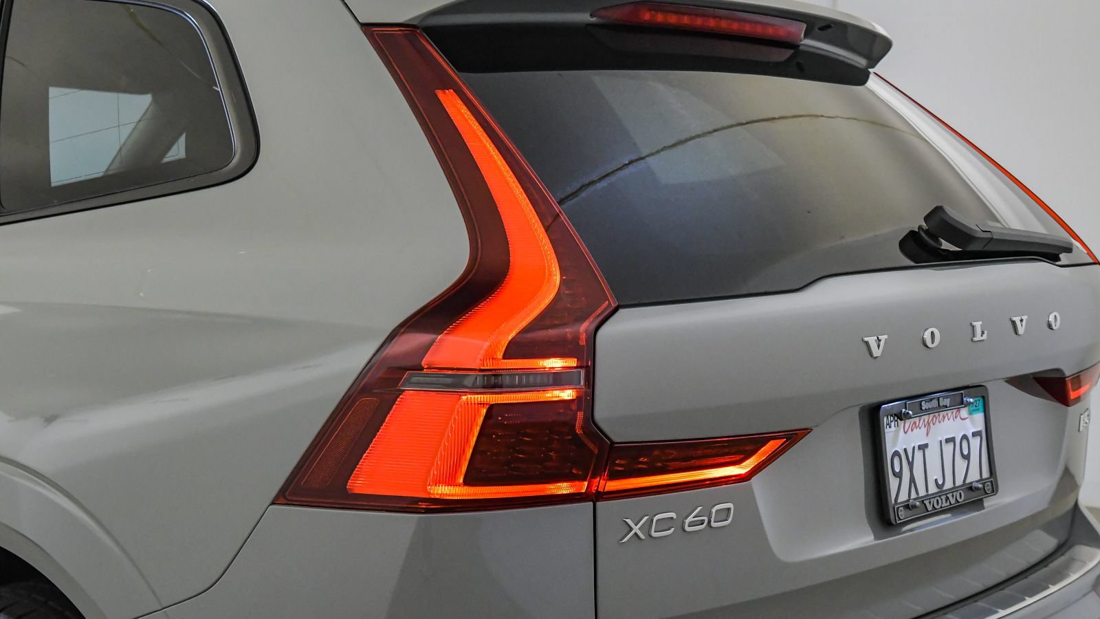 Certified 2026 Volvo XC60 B5 Plus w/ Climate Package PRO AWD/4WD image 12