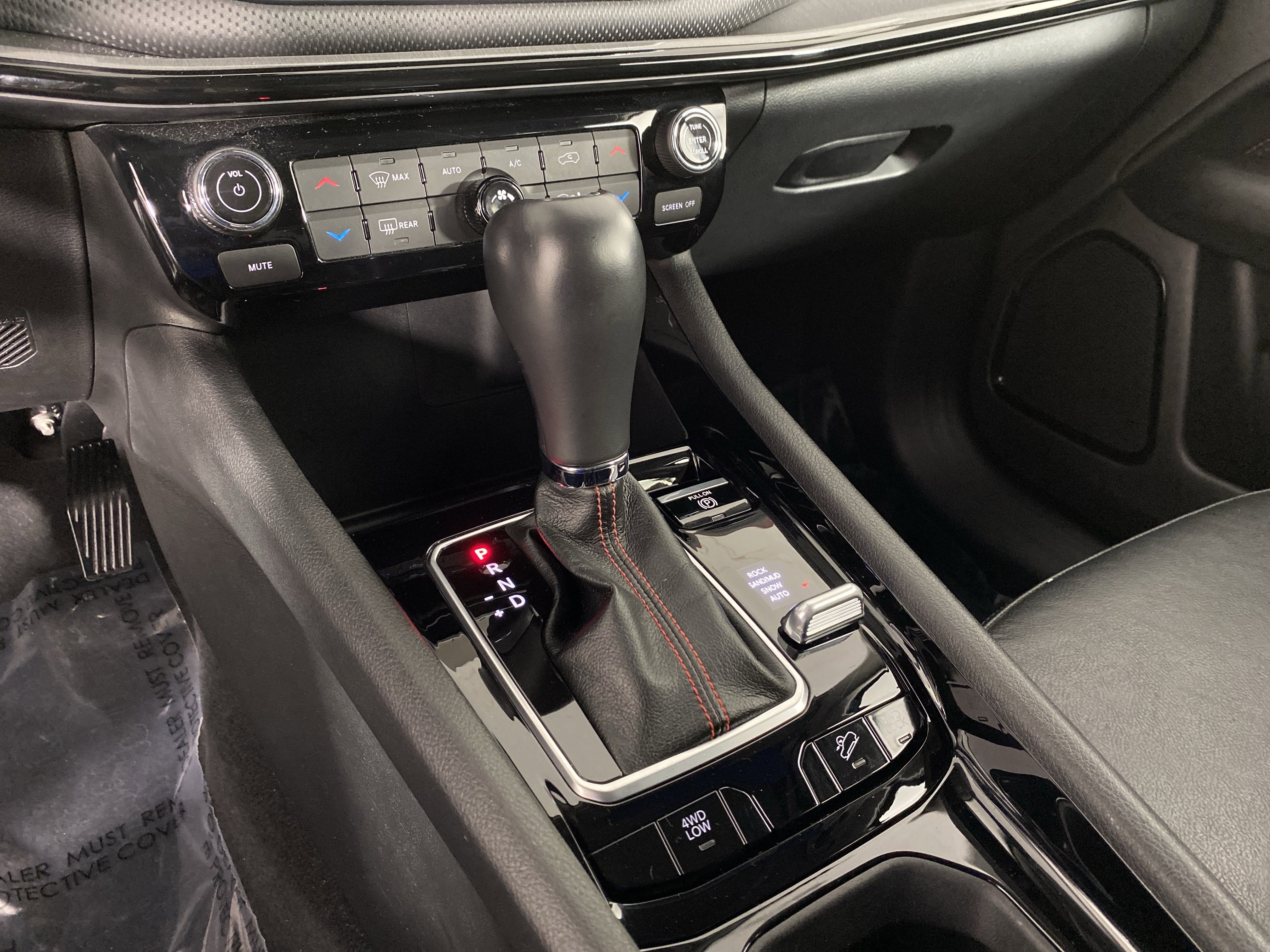 Used 2022 Jeep Compass Trailhawk w/ Trailer Tow Group AWD/4WD image 29