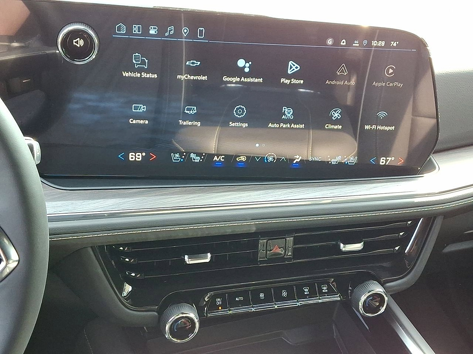 New 2026 Chevrolet Suburban Premier w/ Sun And Tow Package AWD/4WD image 16