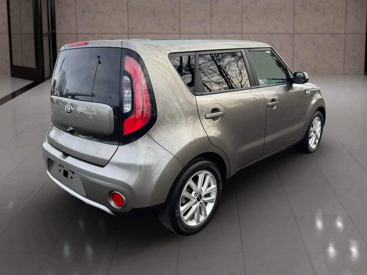 Used 2019 Kia Soul + FWD image 6
