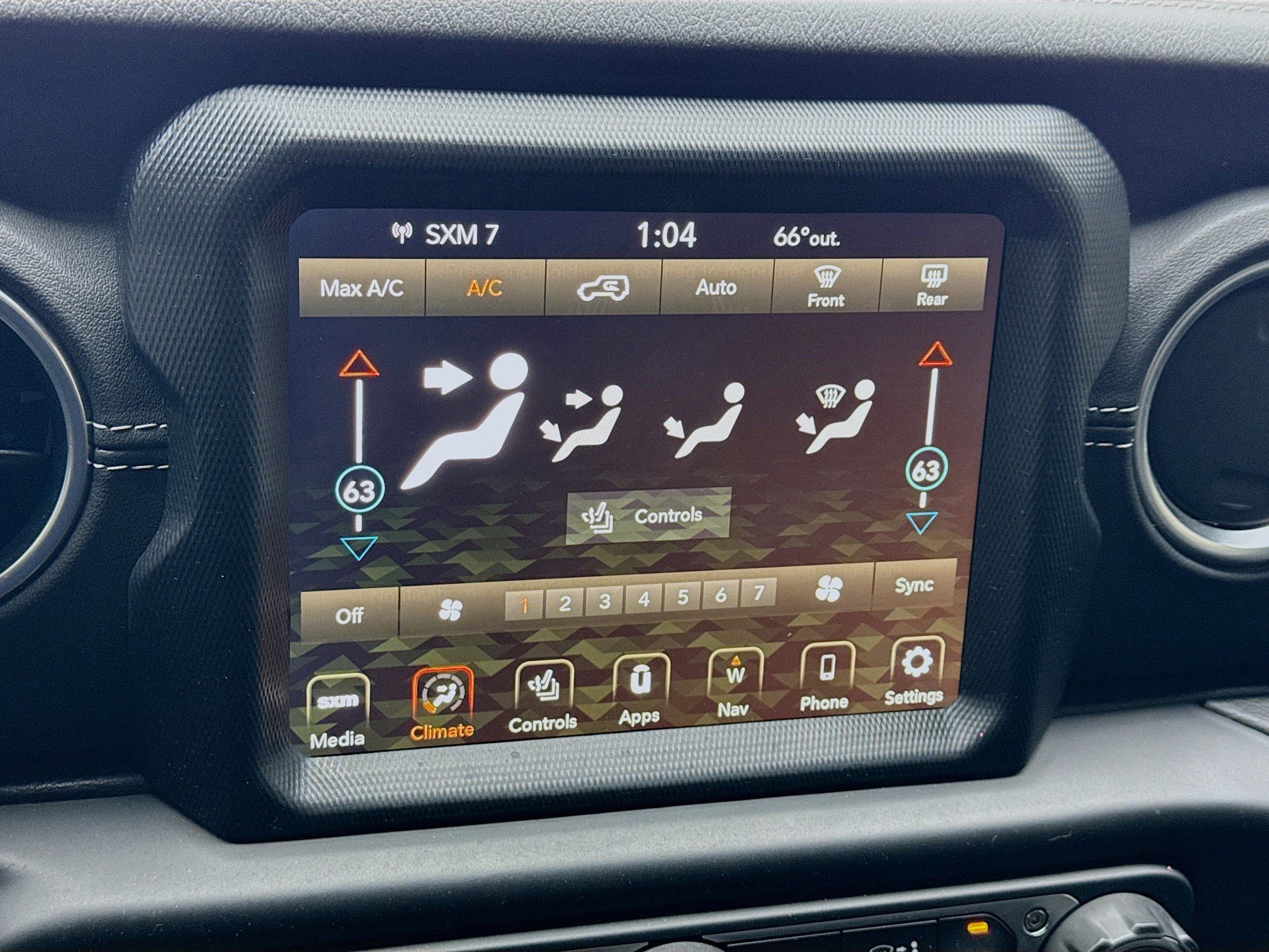 Used 2022 Jeep Wrangler Unlimited Sahara w/ Cold Weather Group image 12