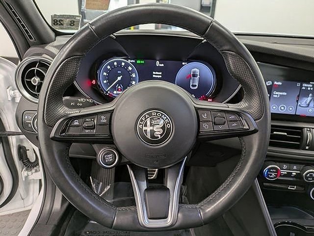 Used 2024 Alfa Romeo Giulia Ti AWD/4WD image 28