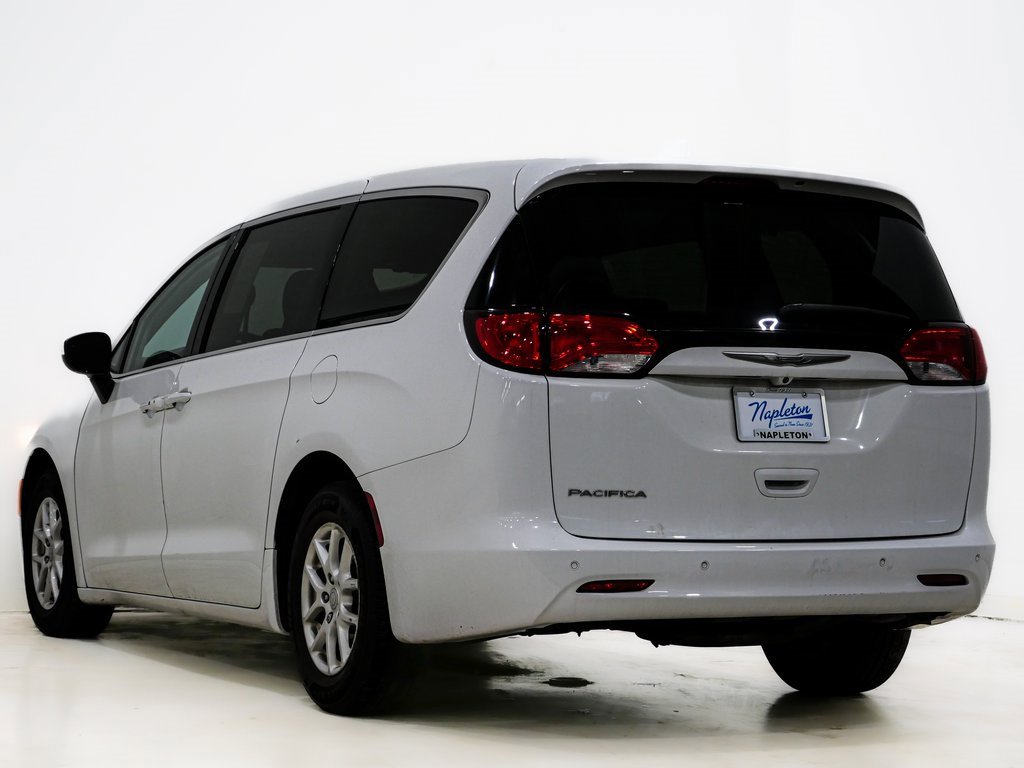 Used 2017 Chrysler Pacifica LX image 8