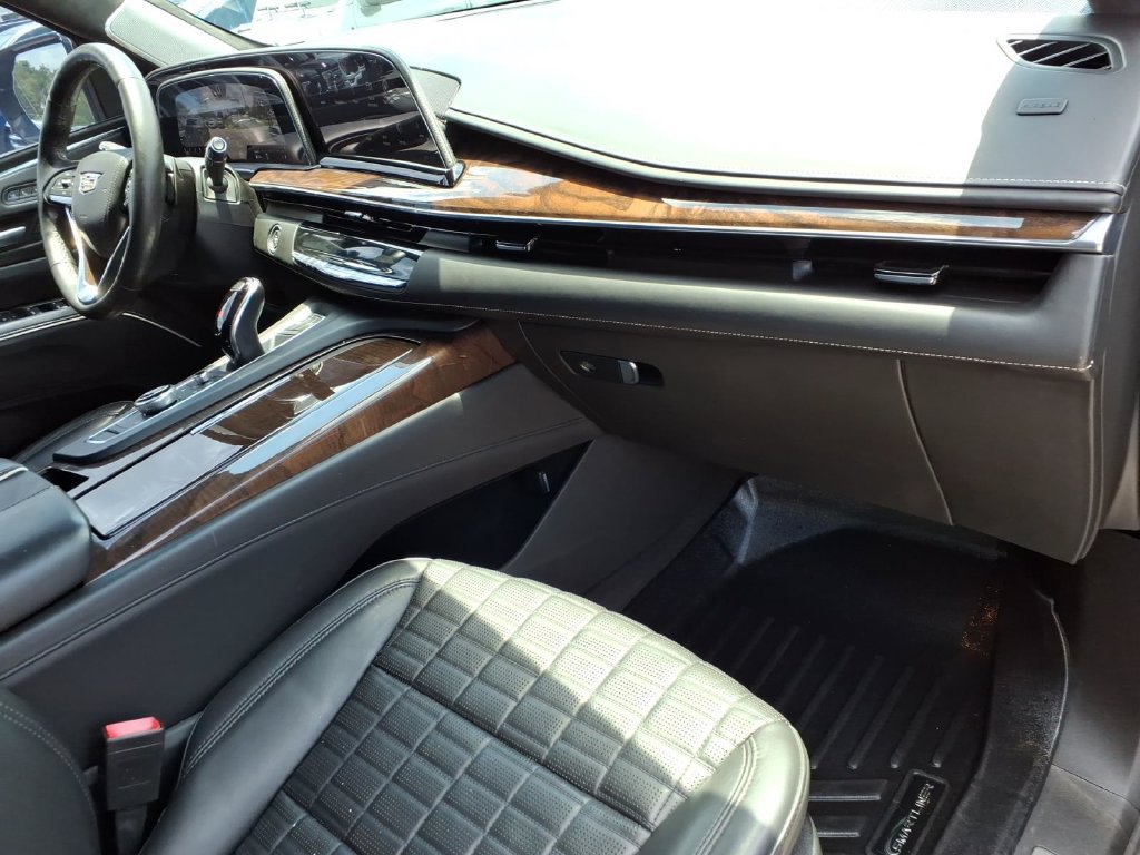 Used 2022 Cadillac Escalade Sport Platinum w/ LPO, ONYX Package AWD/4WD image 13