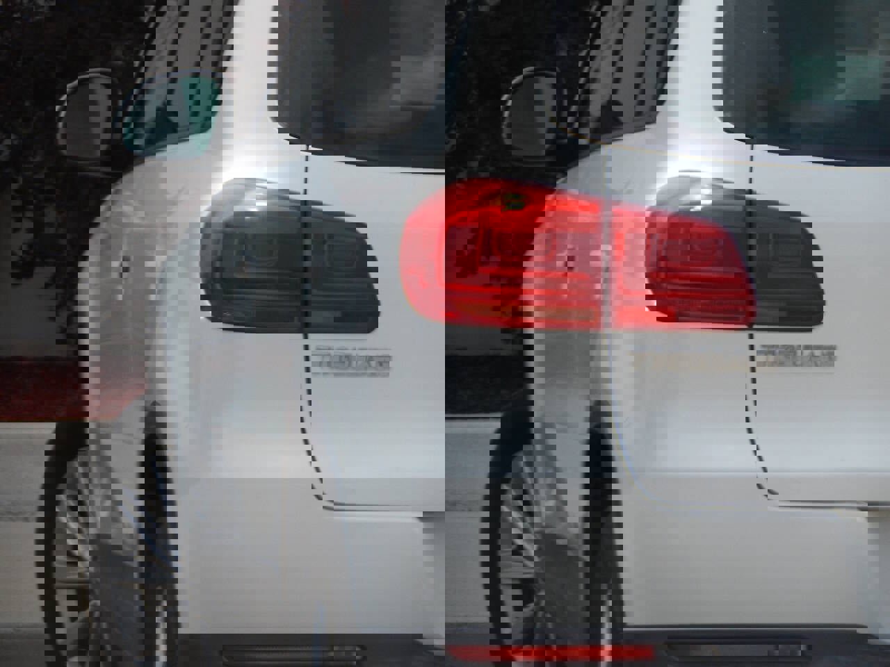 Used 2014 Volkswagen Tiguan SE image 1