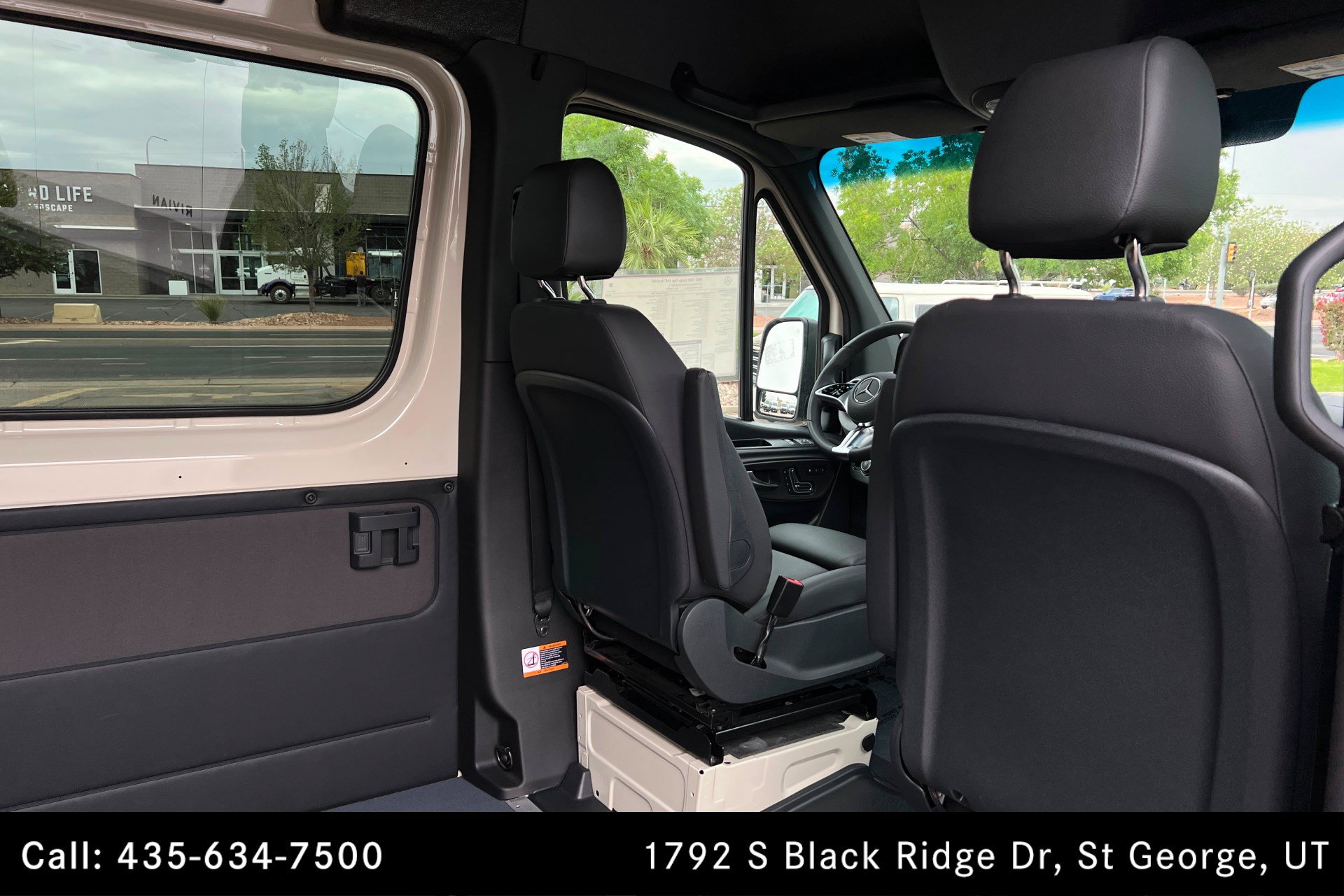 Used 2025 Mercedes-Benz Sprinter 2500 image 20