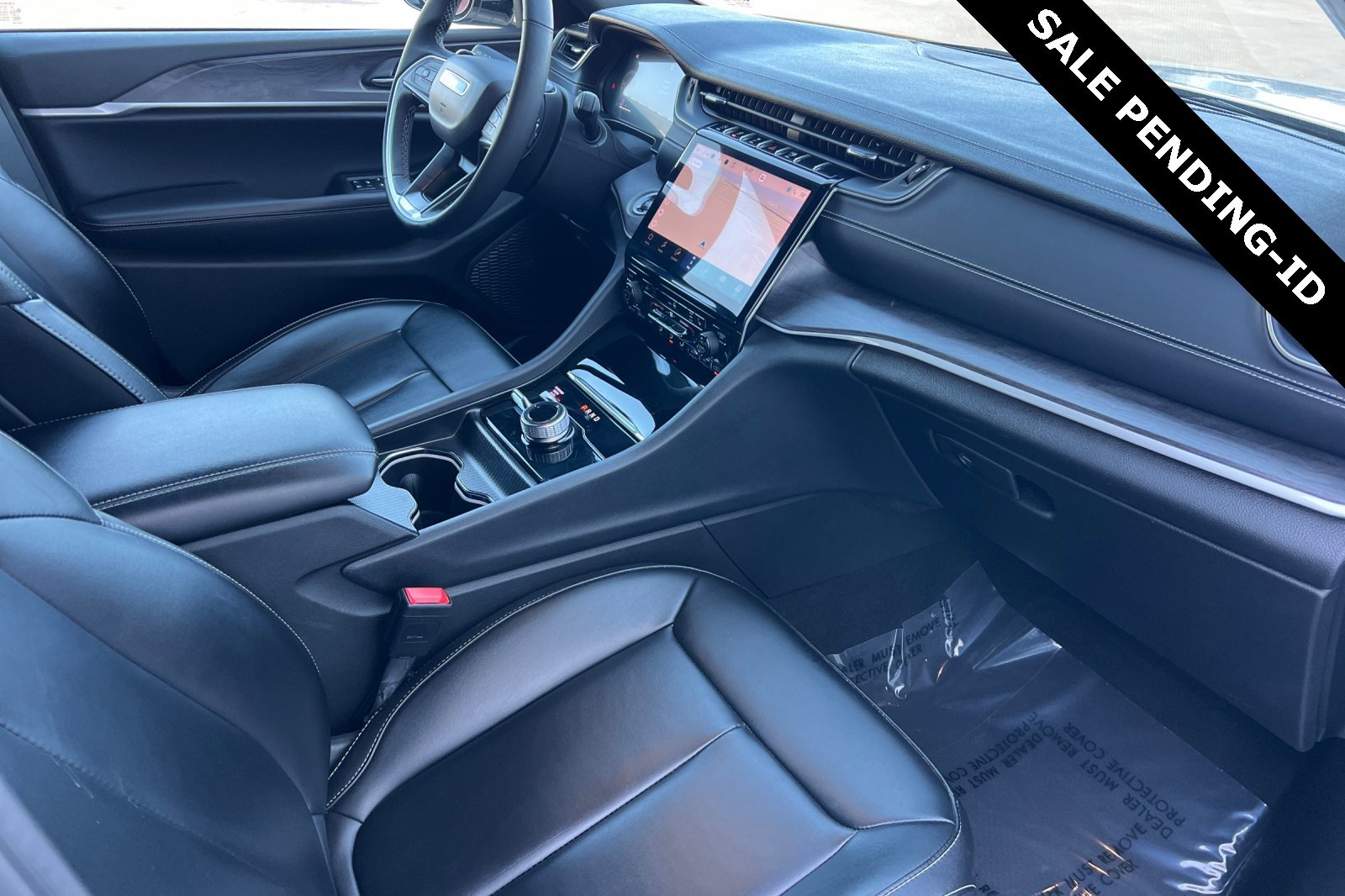 Used 2024 Jeep Grand Cherokee Limited image 17