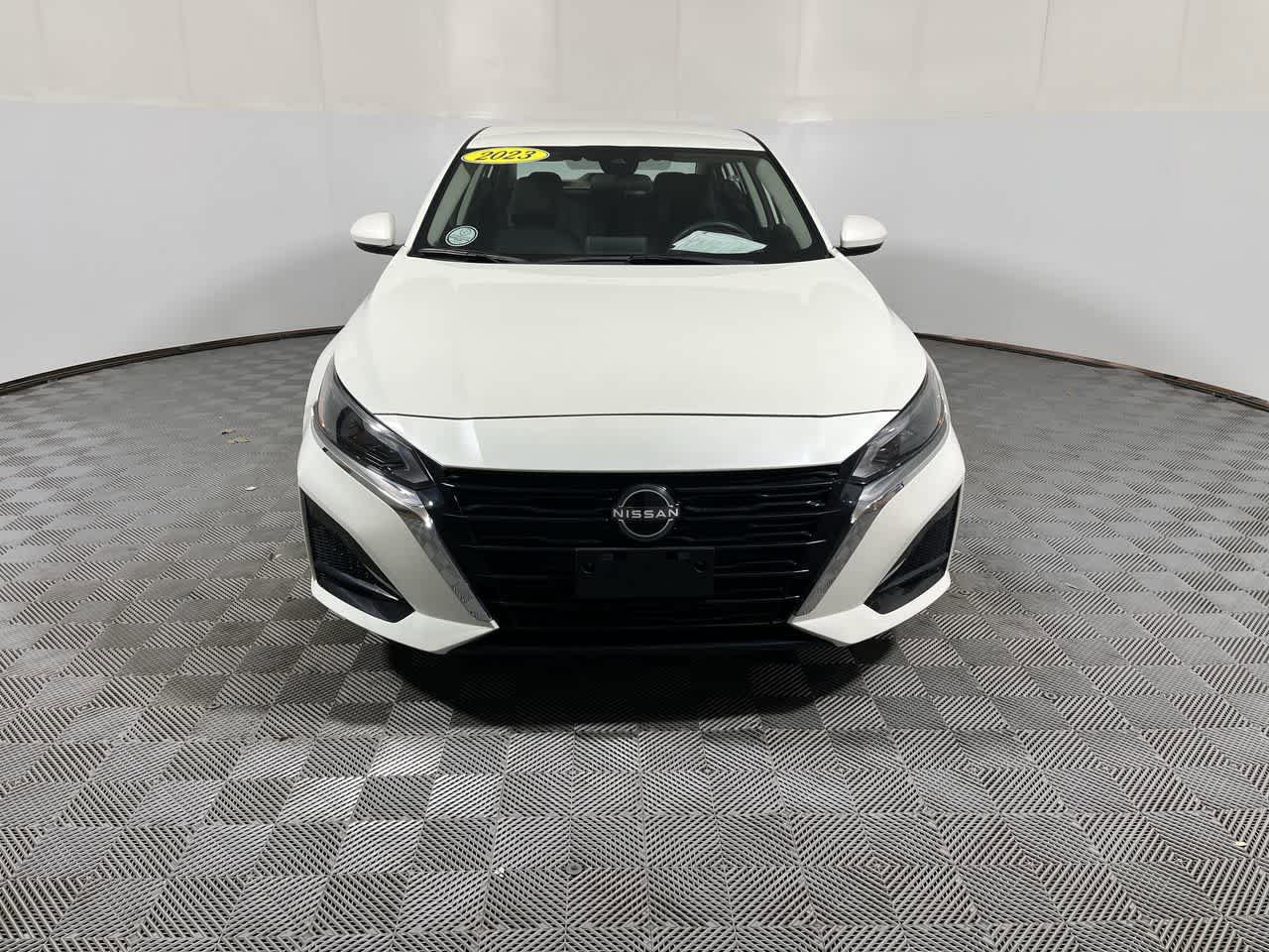 Used 2023 Nissan Altima 2.5 SV AWD/4WD image 3
