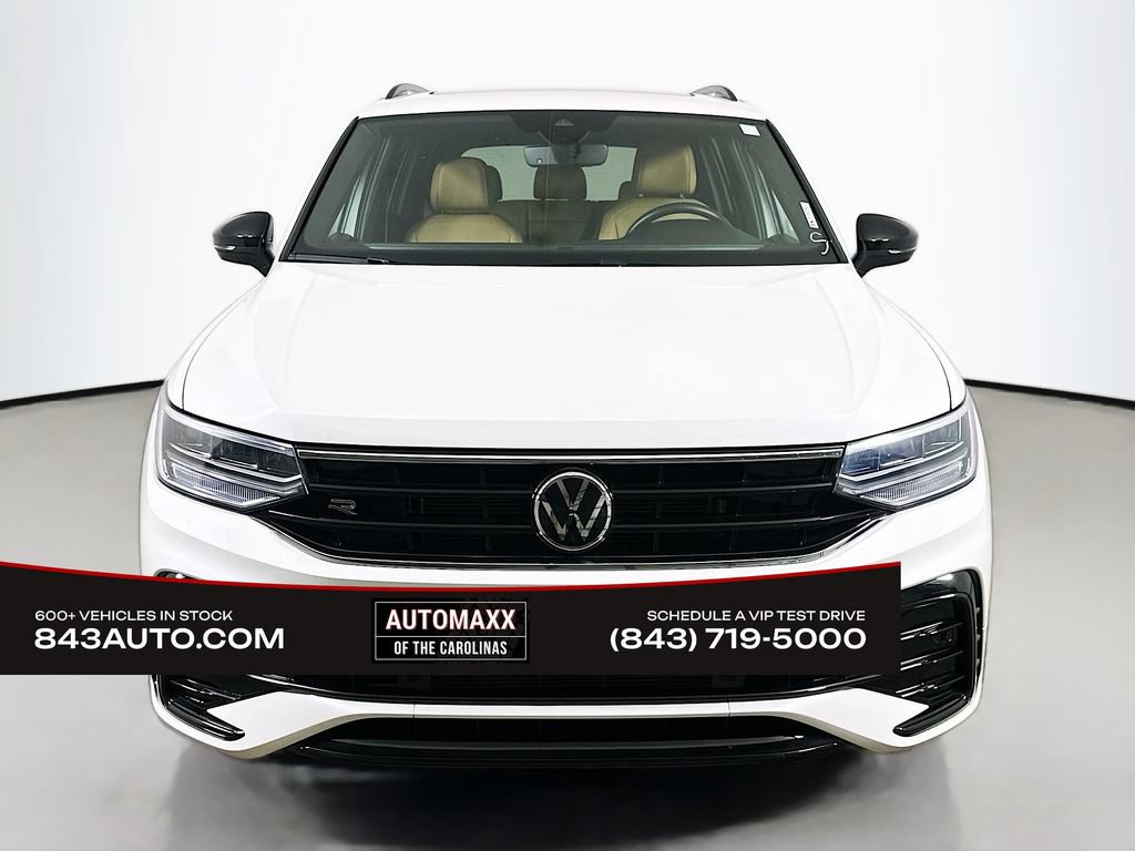 Used 2024 Volkswagen Tiguan SE R-Line AWD/4WD image 2