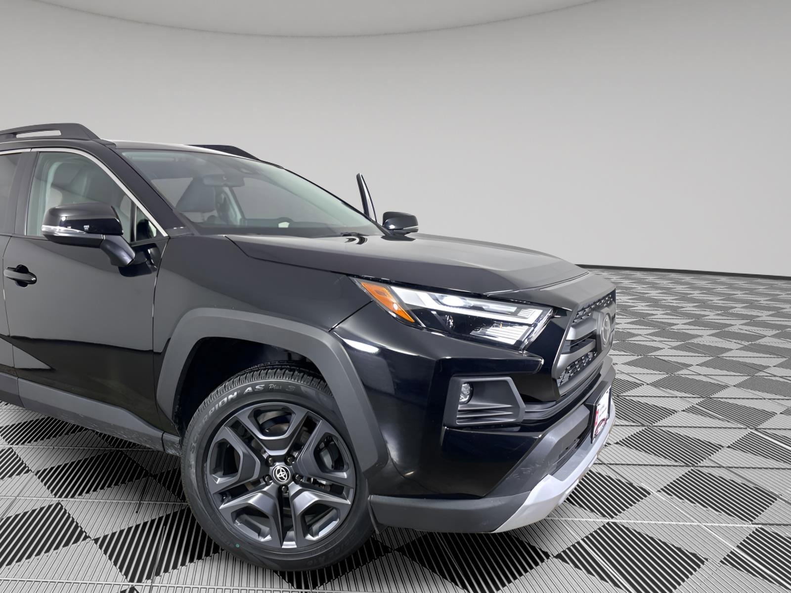 Used 2024 Toyota RAV4 Adventure image 7