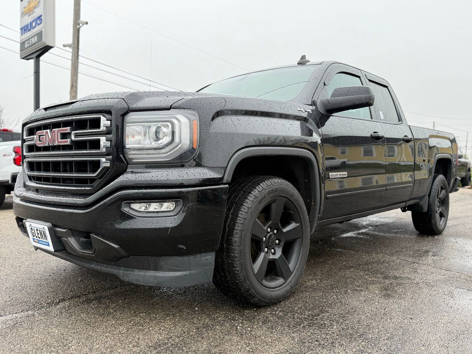 Used 2017 GMC Sierra 1500 SLE w/ SLE Value Package AWD/4WD image 2