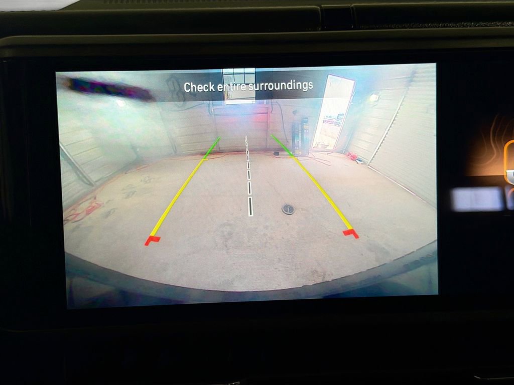 Used 2025 Jeep Wrangler Unlimited Sahara w/ Safety Group image 15