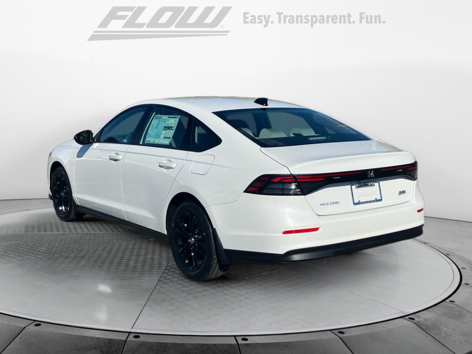 Certified 2025 Honda Accord SE image 5