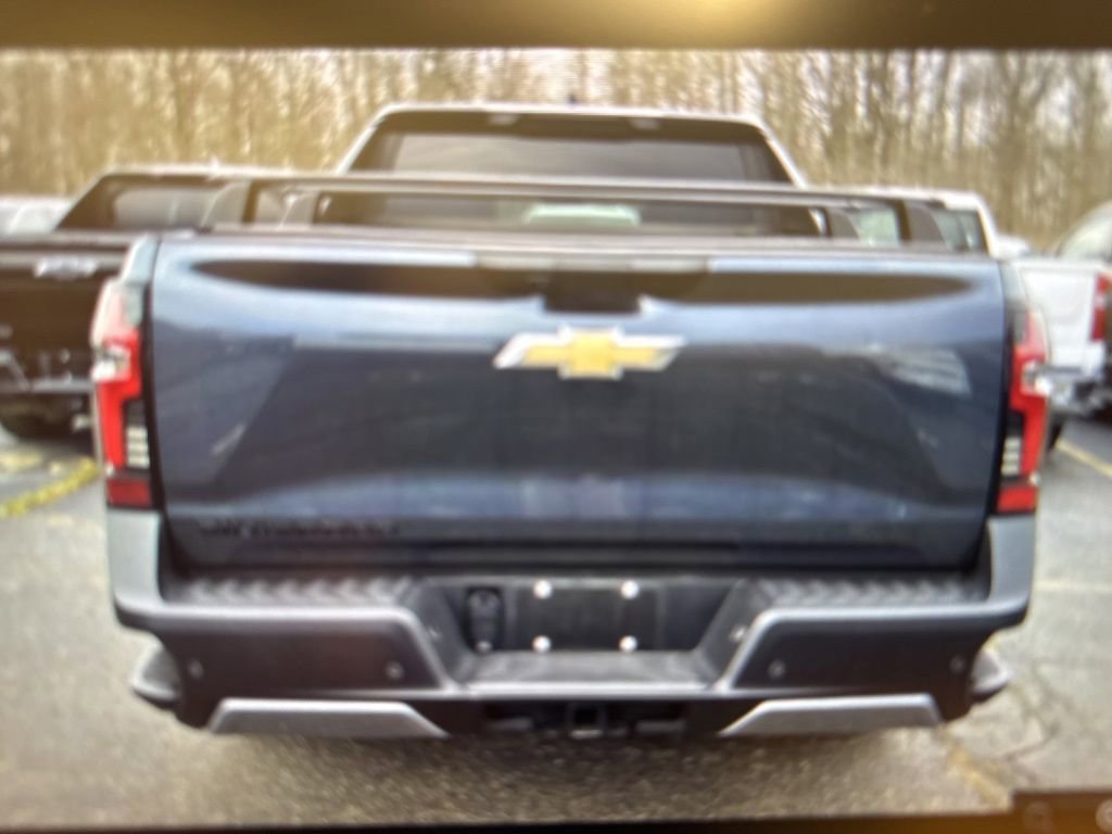 Used 2026 Chevrolet Silverado EV LT AWD/4WD image 3