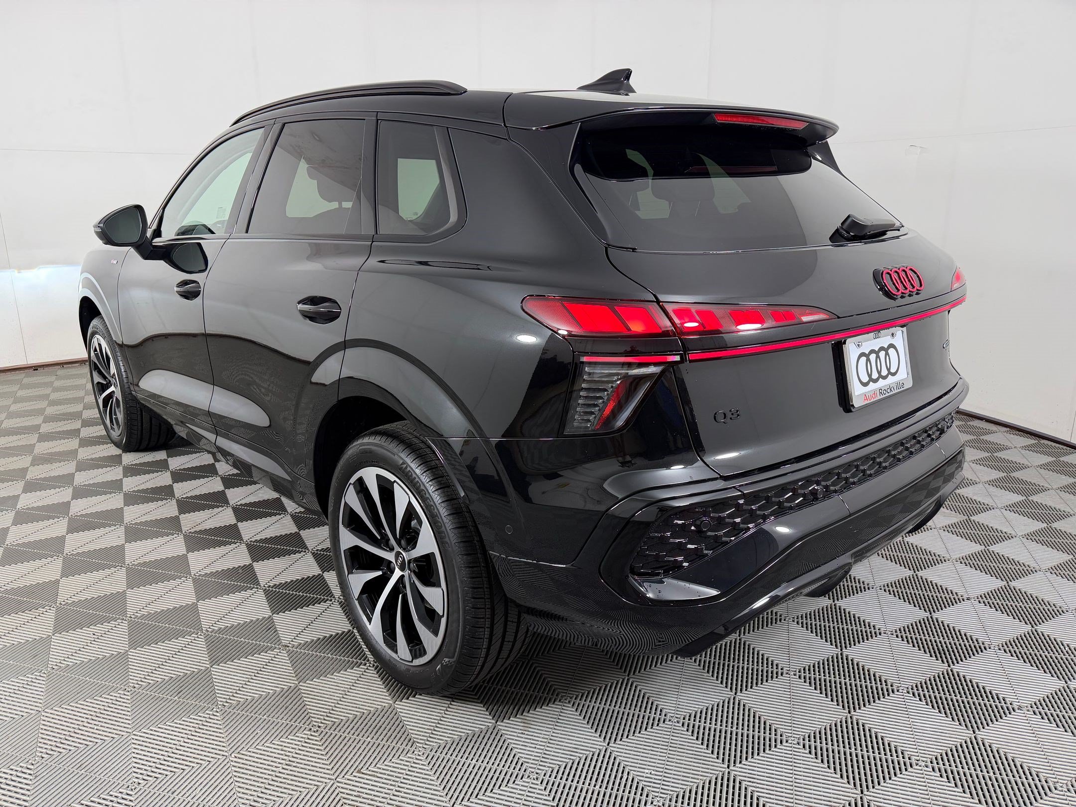 New 2026 Audi Q3 quattro 2.0T AWD/4WD image 3