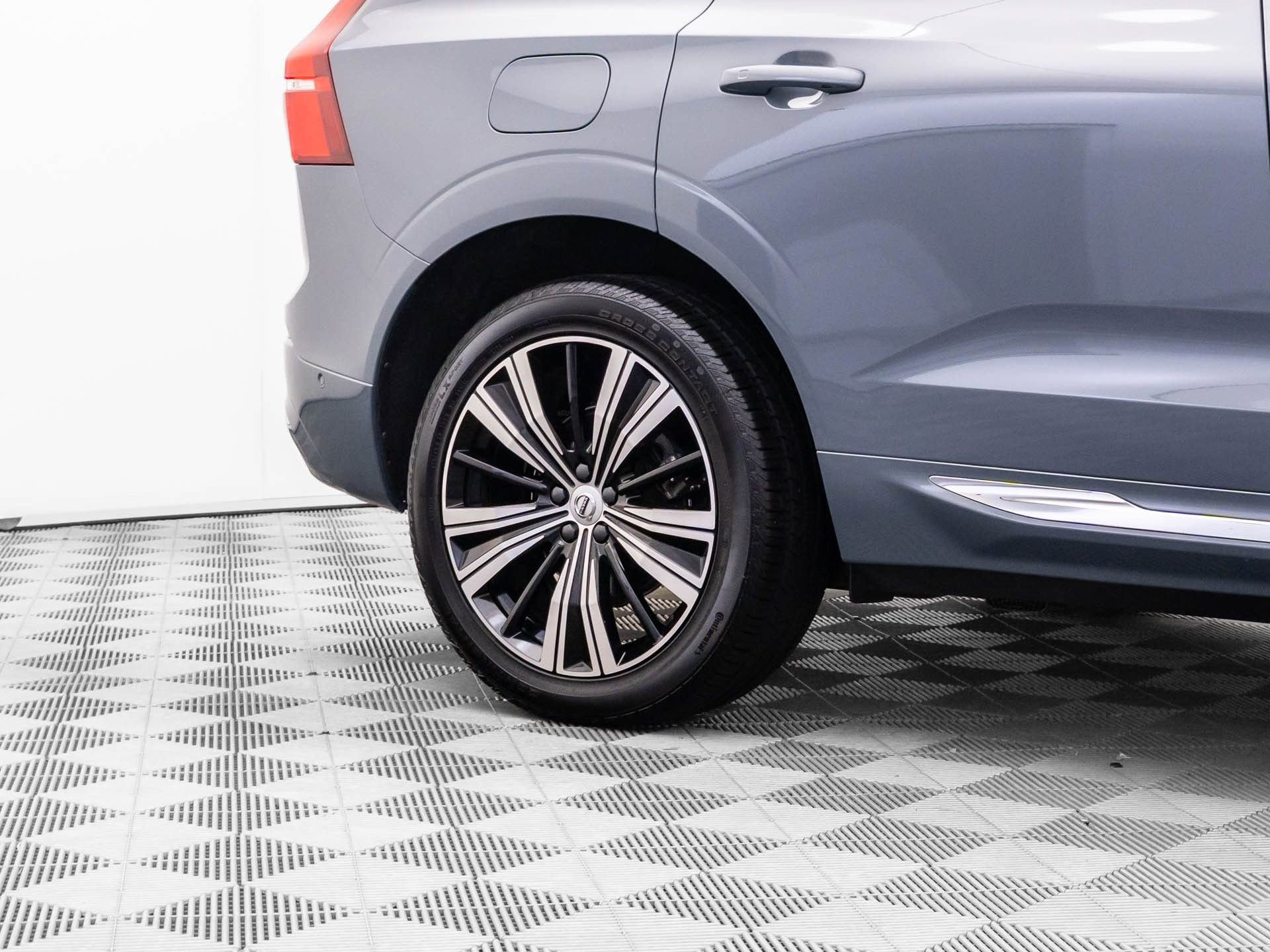 Used 2023 Volvo XC60 B5 Plus w/ Climate Package image 31