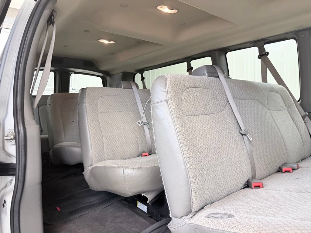 Used 2020 Chevrolet Express 3500 LT w/ LT Preferred Equipment Group RWD image 19