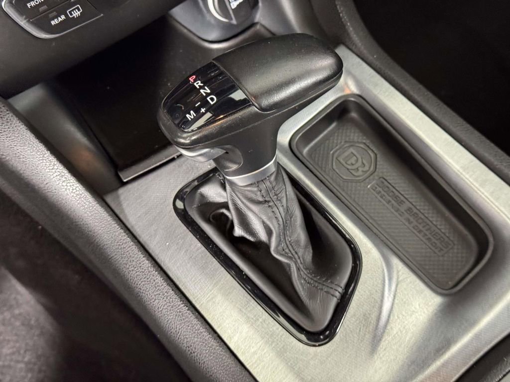 Used 2018 Dodge Charger R/T RWD image 28