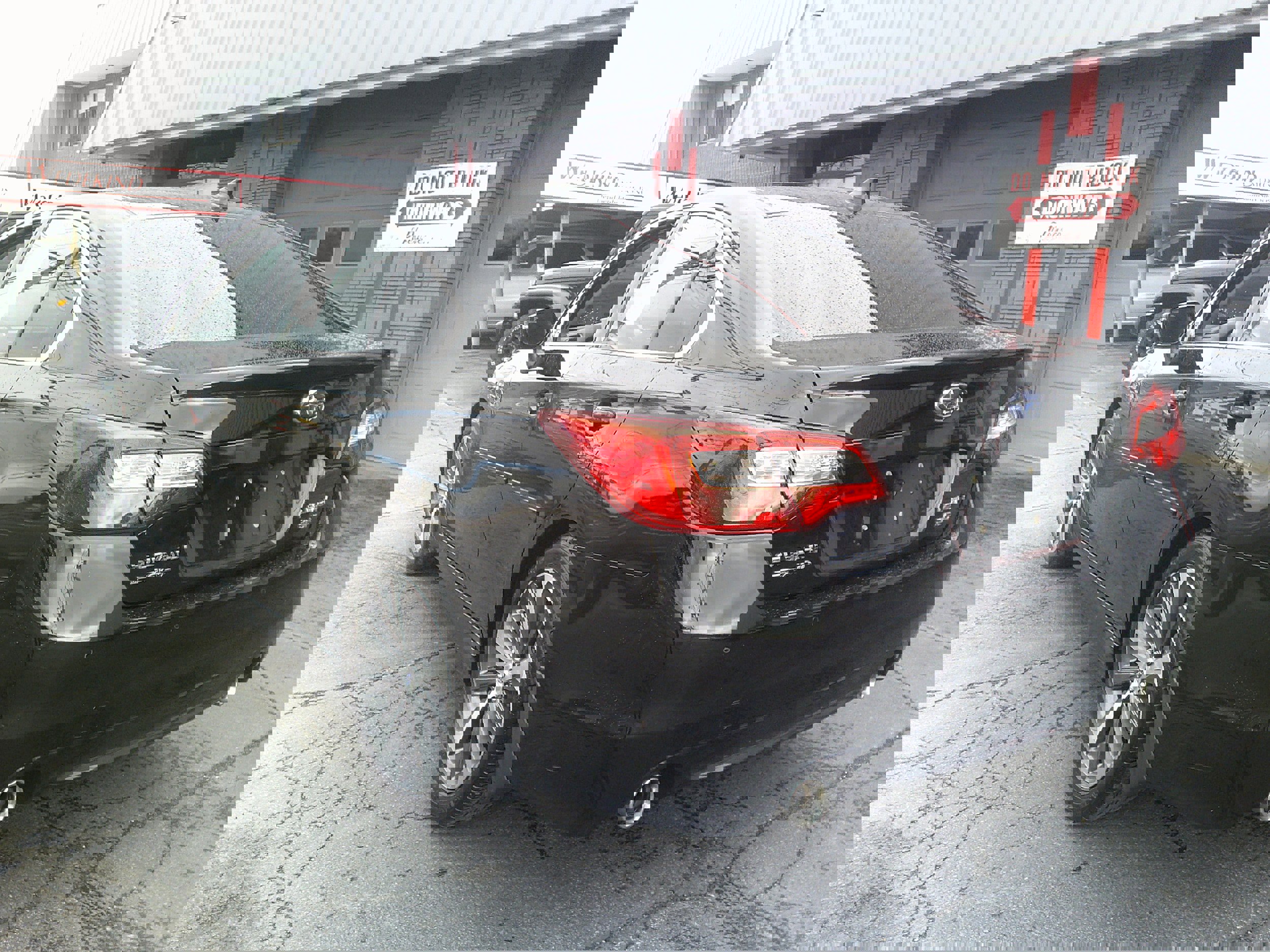 Used 2017 Subaru Legacy 3.6R Limited image 3