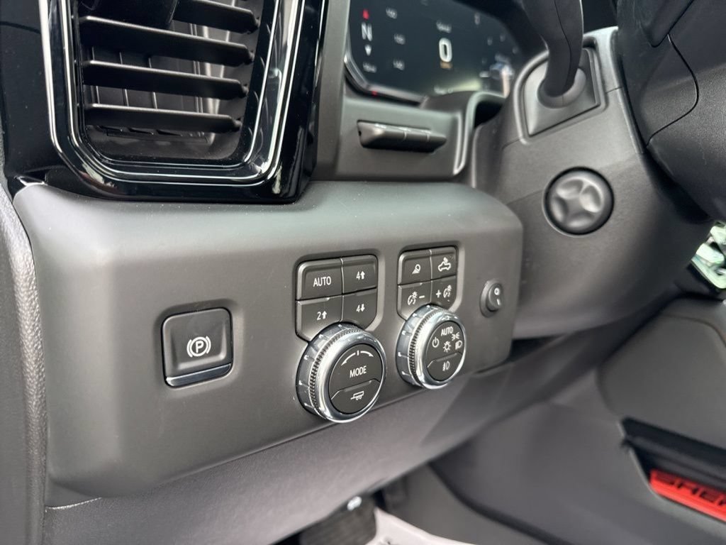 New 2026 GMC Sierra 1500 AT4 w/ Technology Package AWD/4WD image 13