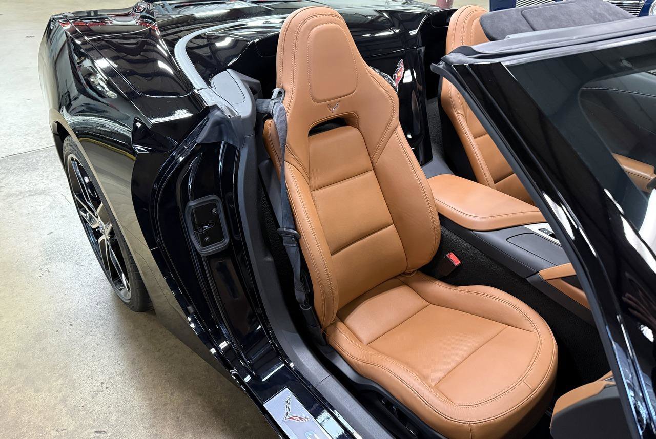 Used 2018 Chevrolet Corvette Stingray Convertible w/ 3LT Preferred Equipment Group image 80