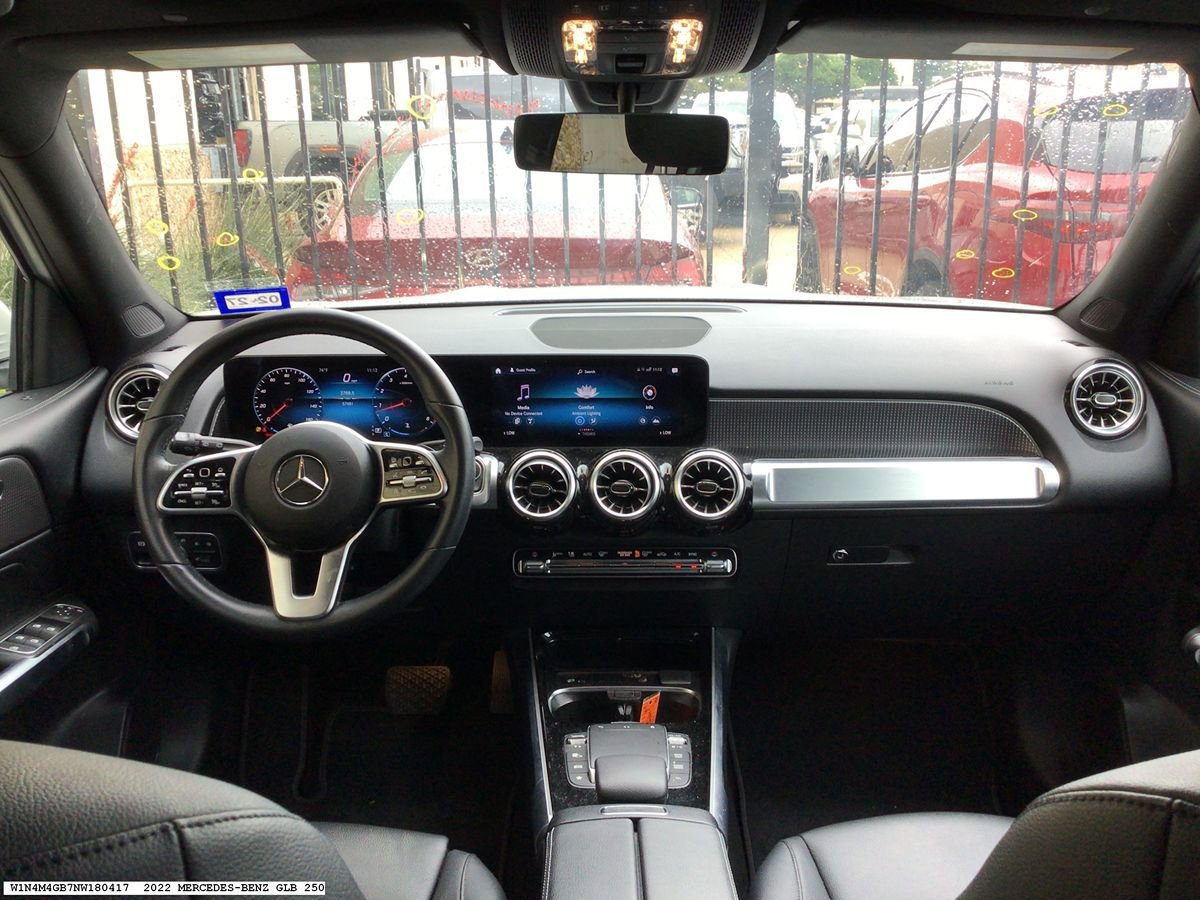 Used 2022 Mercedes-Benz GLB 250 image 12