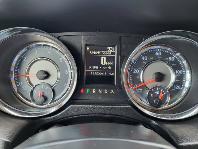 Used 2016 Chrysler Town & Country Touring FWD image 14