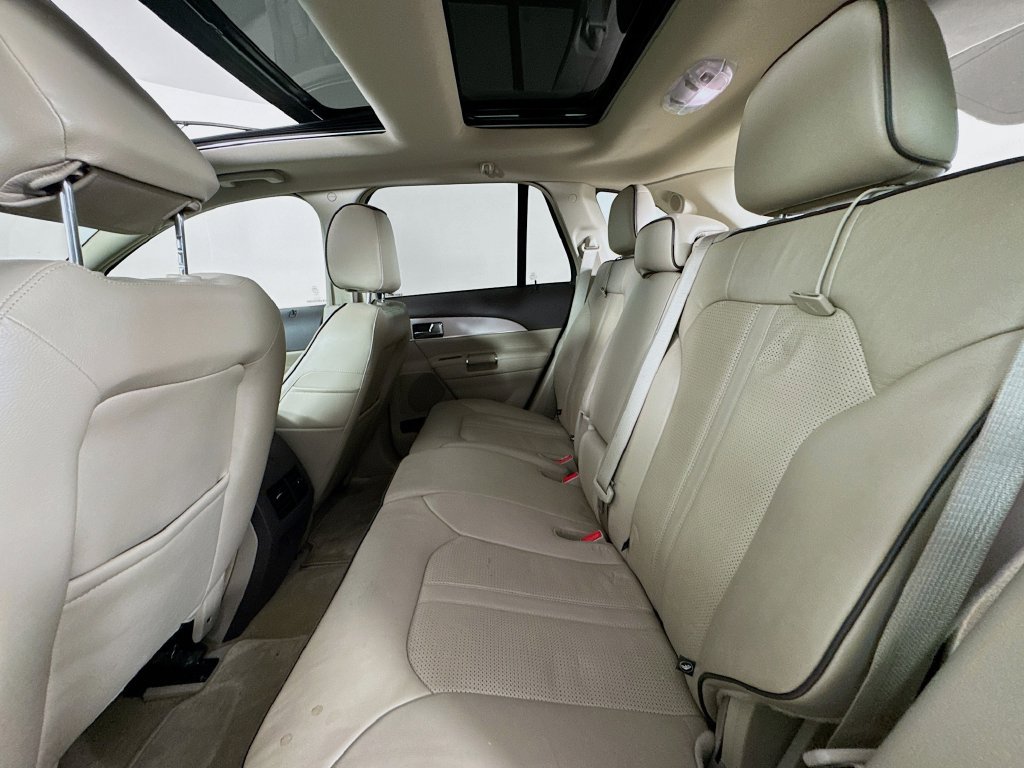 Used 2015 Lincoln MKX FWD w/ Equipment Group 102A image 30