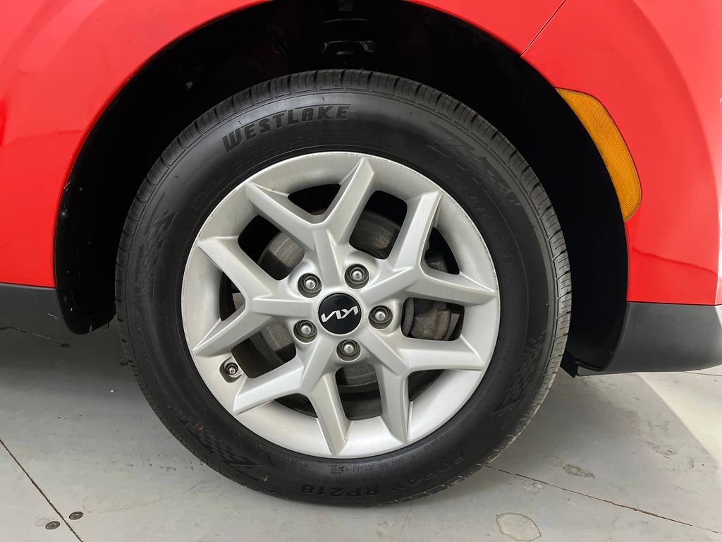 Used 2023 Kia Soul LX w/ LX Technology Package image 18