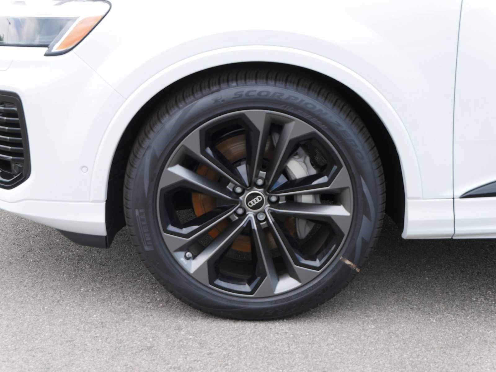 Certified 2025 Audi Q7 Premium Plus w/ Premium Plus Package image 4