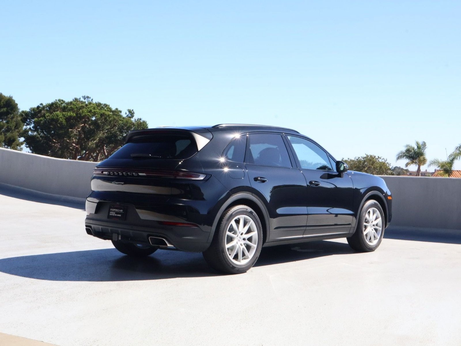 Certified 2025 Porsche Cayenne AWD/4WD image 9