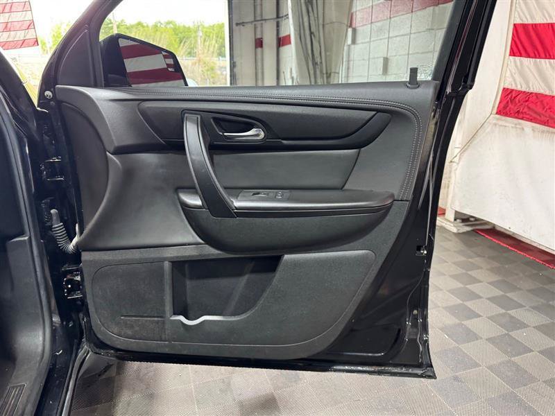 Used 2017 Chevrolet Traverse LT AWD/4WD image 13