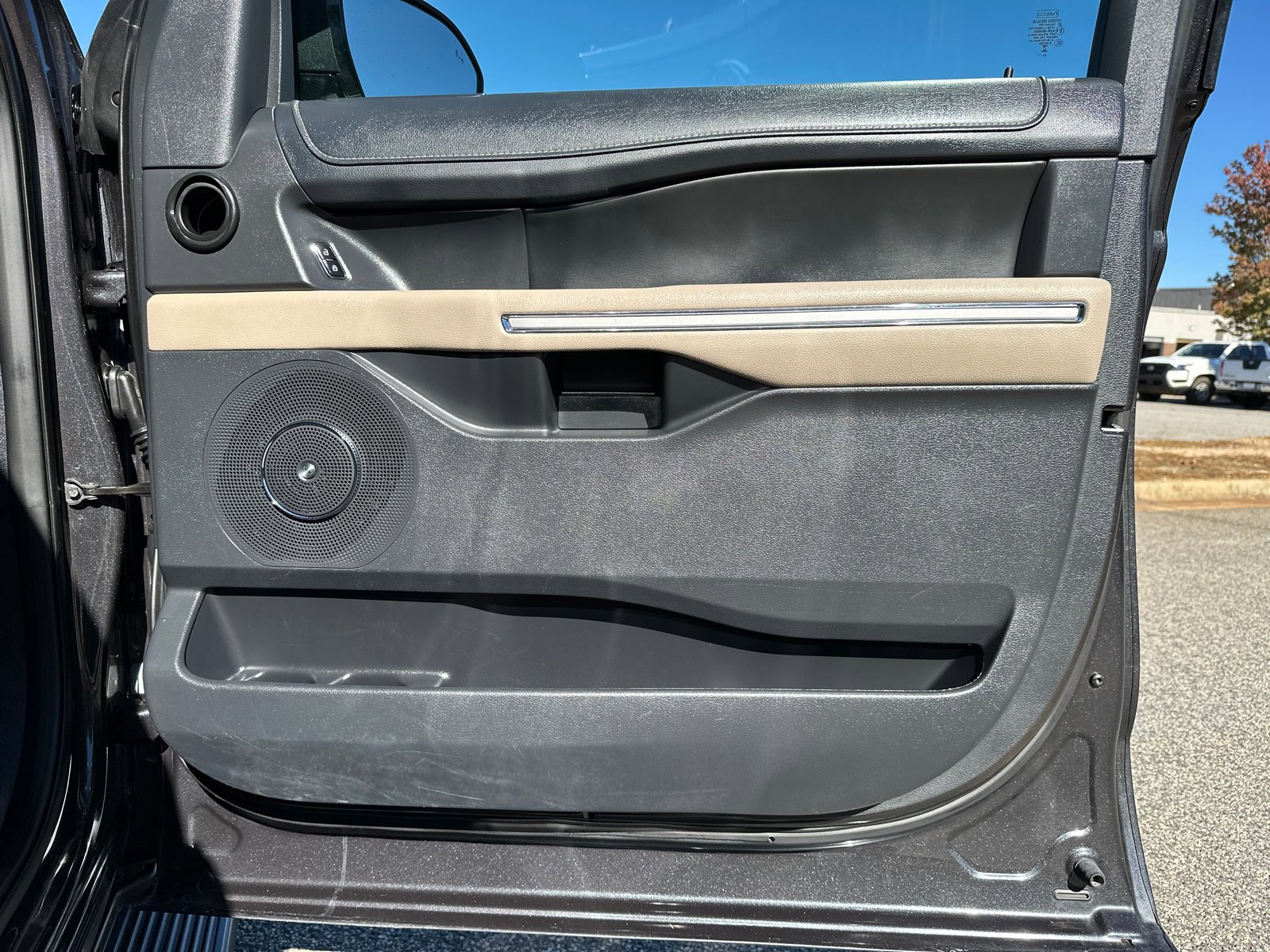 Used 2024 Ford Expedition Max Limited image 14