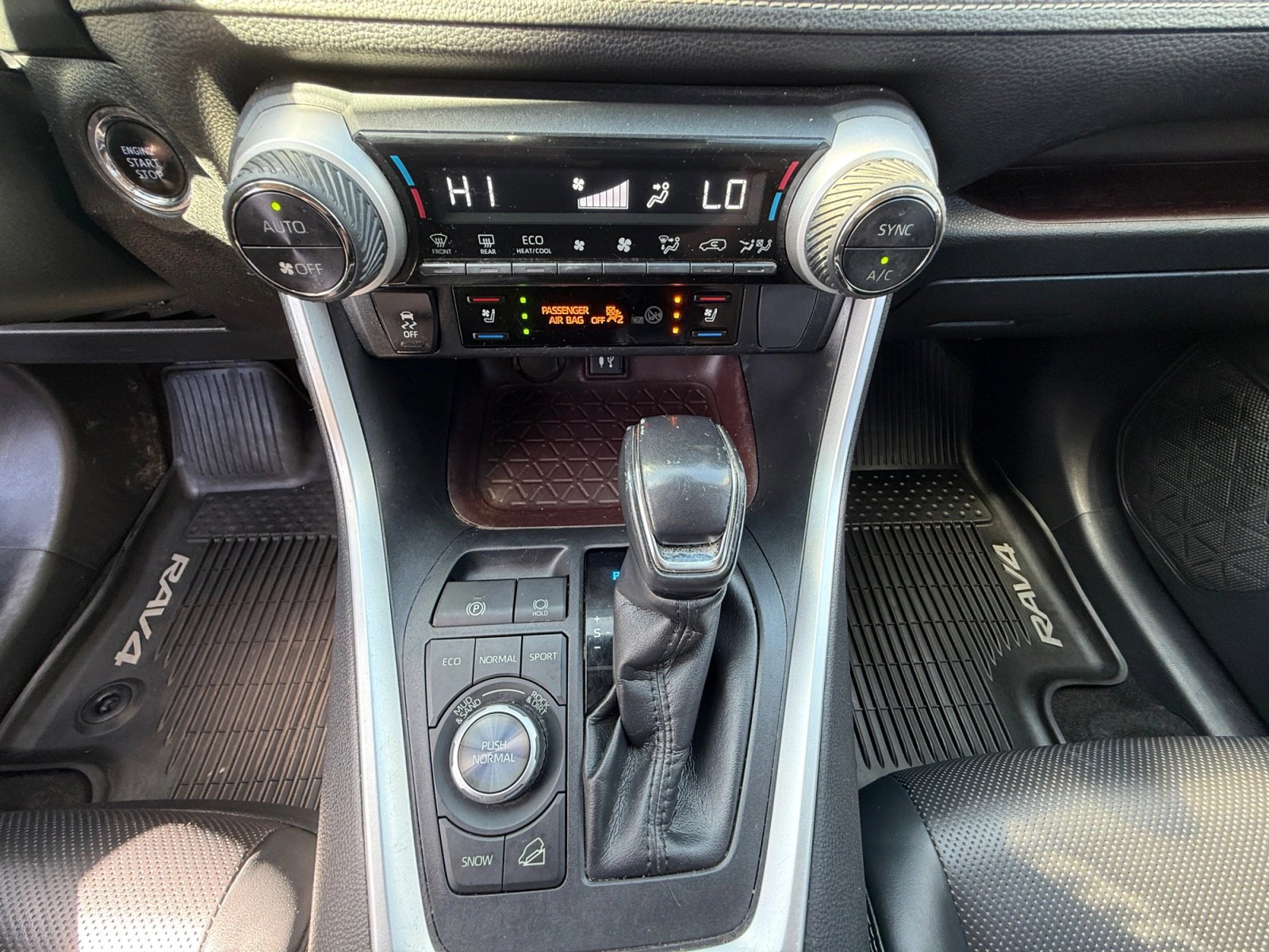 Used 2019 Toyota RAV4 Limited w/ Cold Weather Package AWD/4WD image 18