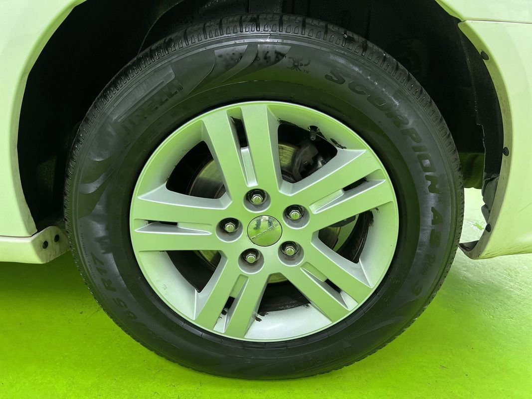 Used 2011 Dodge Grand Caravan Crew w/ Entertainment Group 1 FWD image 14