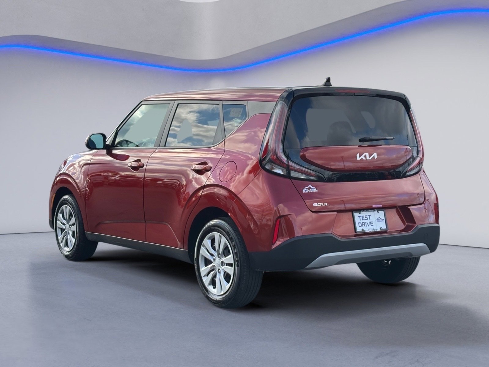 Used 2025 Kia Soul LX image 11