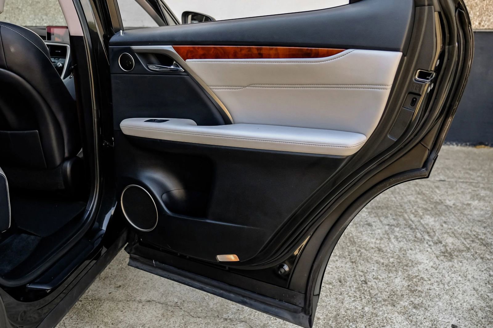 Used 2019 Lexus RX 350L FWD image 49