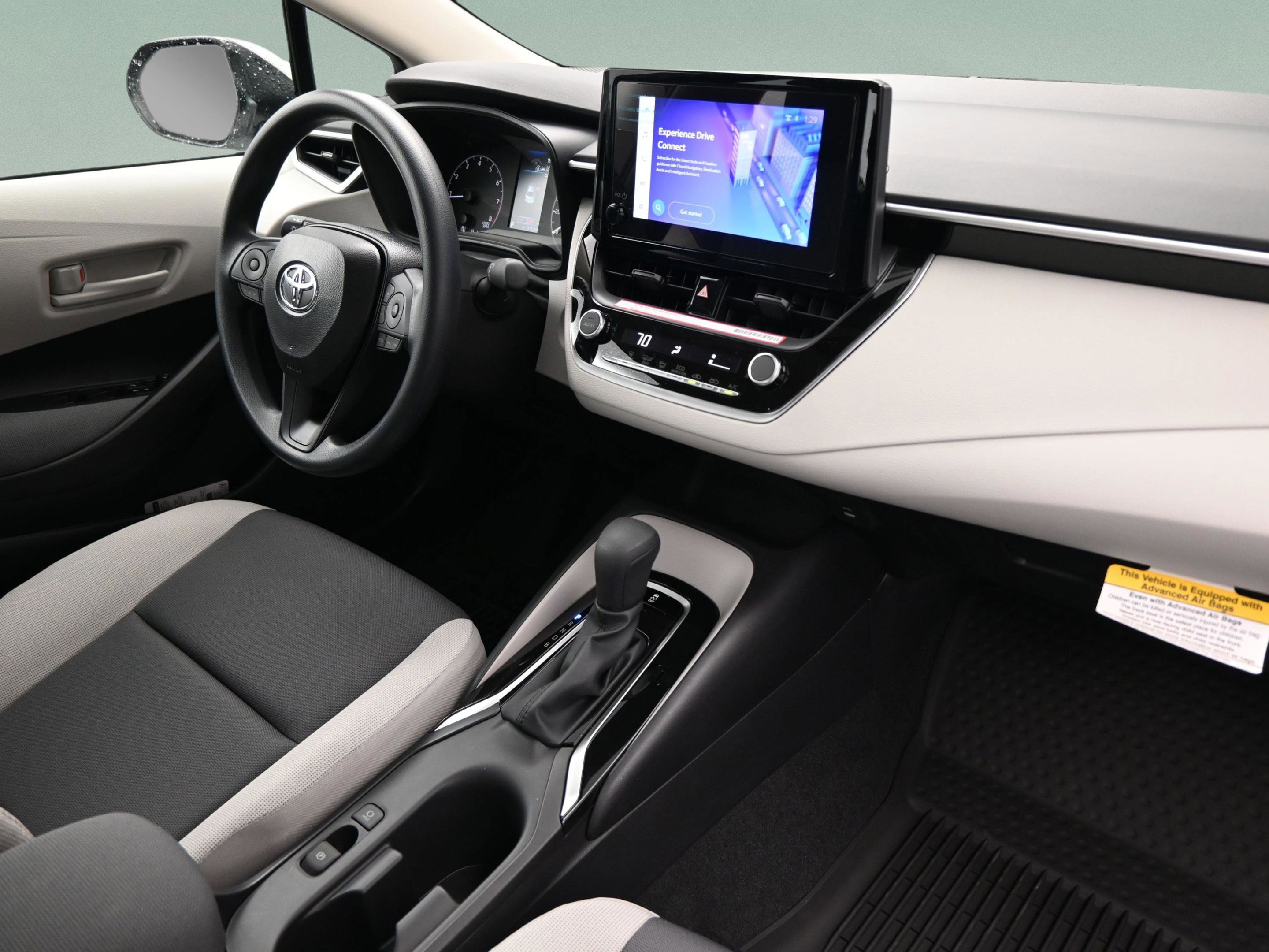 Used 2025 Toyota Corolla LE w/ Convenience Package FWD image 31
