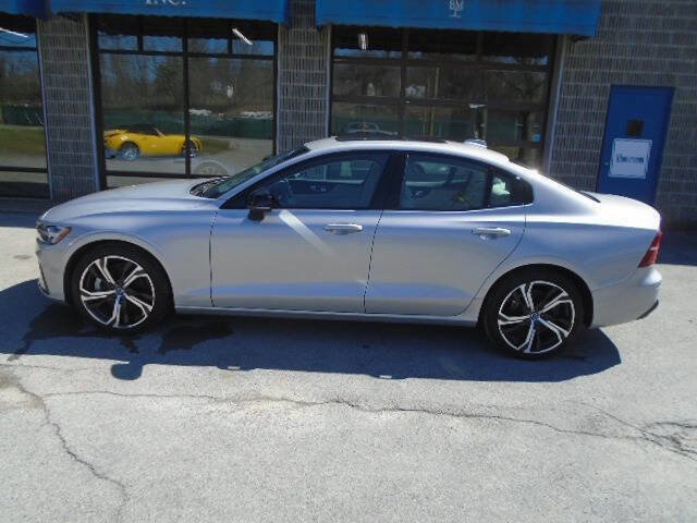 Used 2025 Volvo S60 B5 Core AWD/4WD image 8