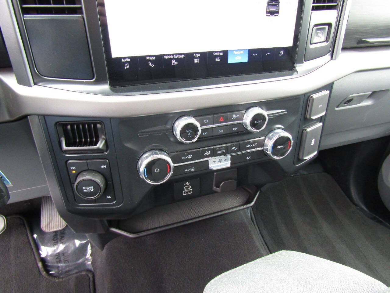 Used 2025 Ford F150 XLT w/ Equipment Group 301A Standard AWD/4WD image 17