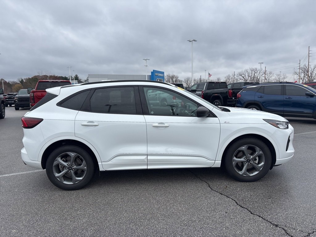 Used 2023 Ford Escape ST-Line image 5