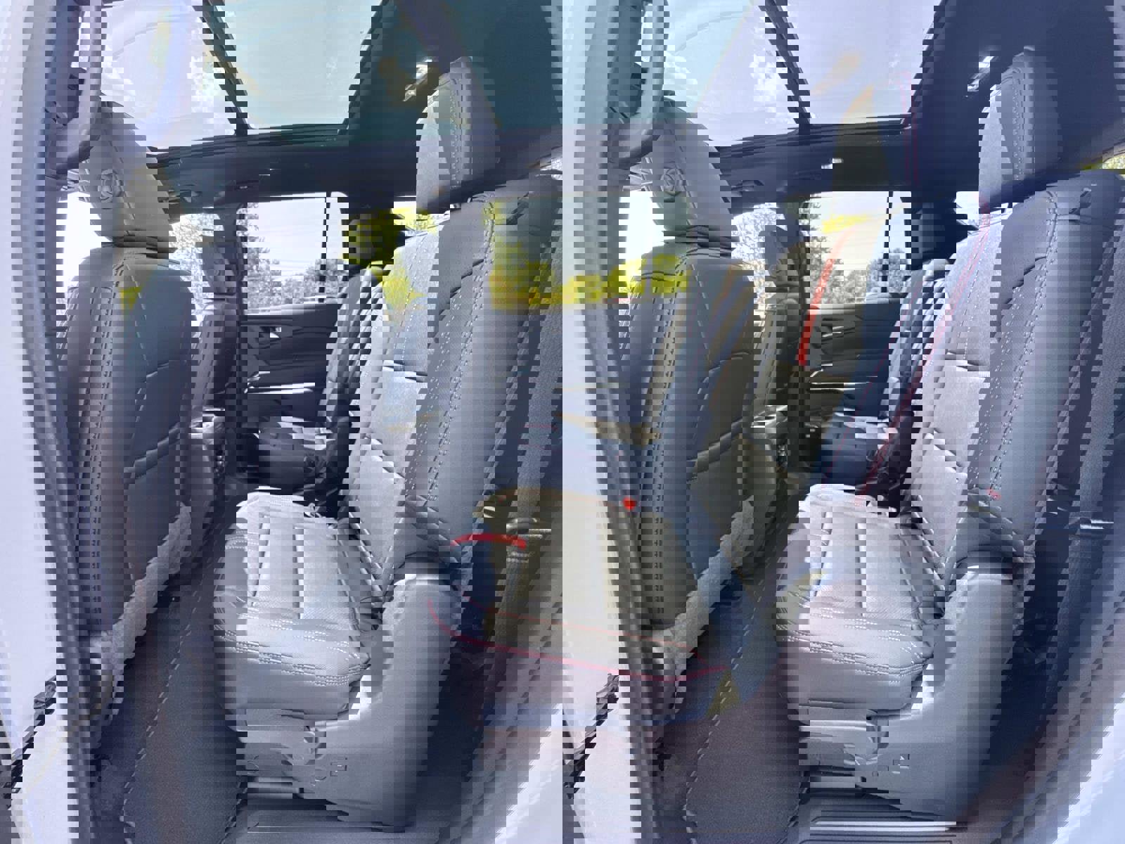 New 2026 Chevrolet Traverse RS w/ LPO, Floor Liner Package image 4