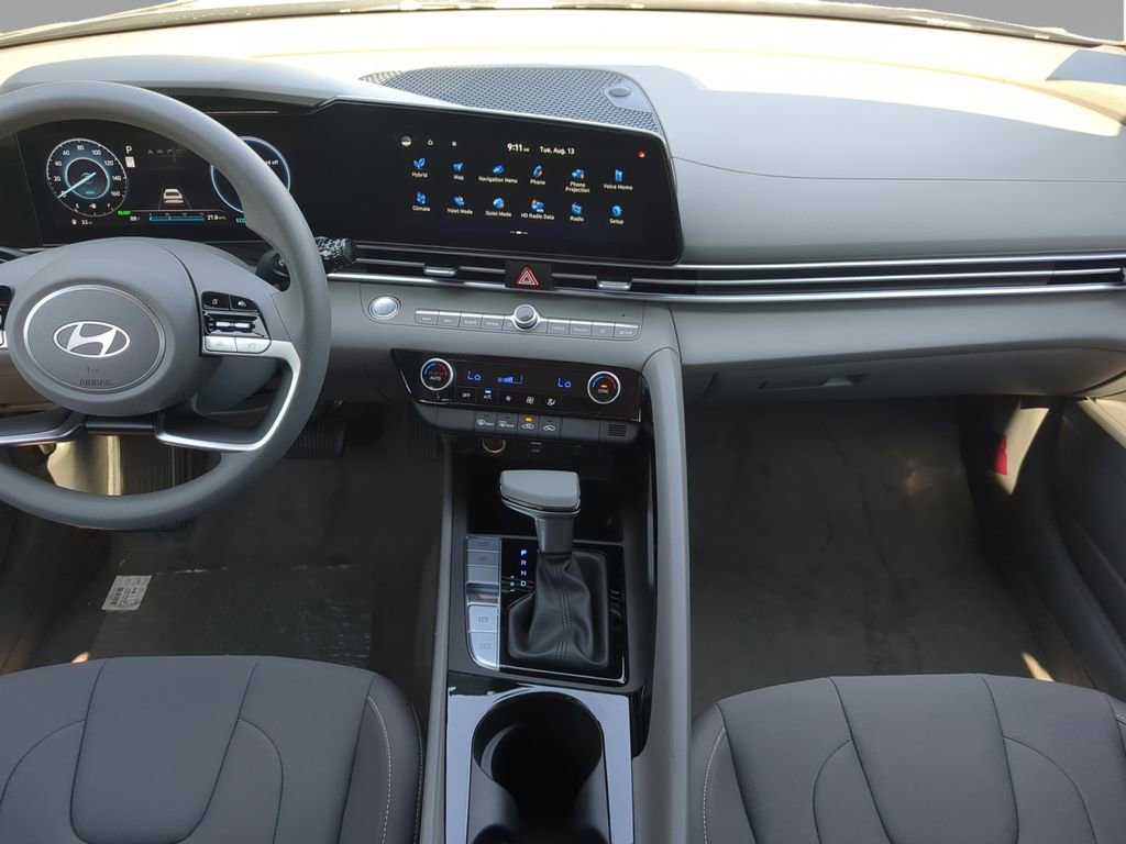Used 2024 Hyundai Elantra Blue FWD image 2