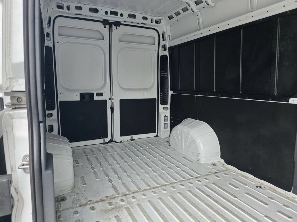 Used 2025 RAM ProMaster 2500 w/ Convenience Group FWD image 18
