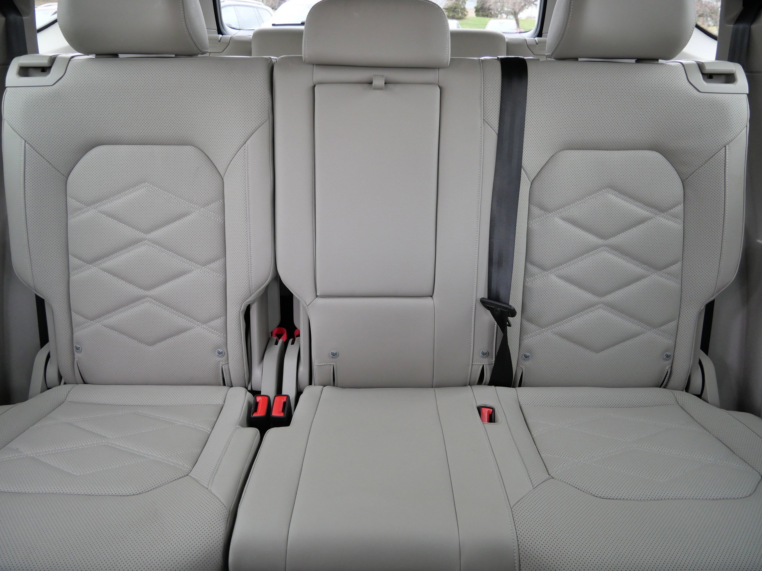 Certified 2025 Volkswagen Atlas SE image 12