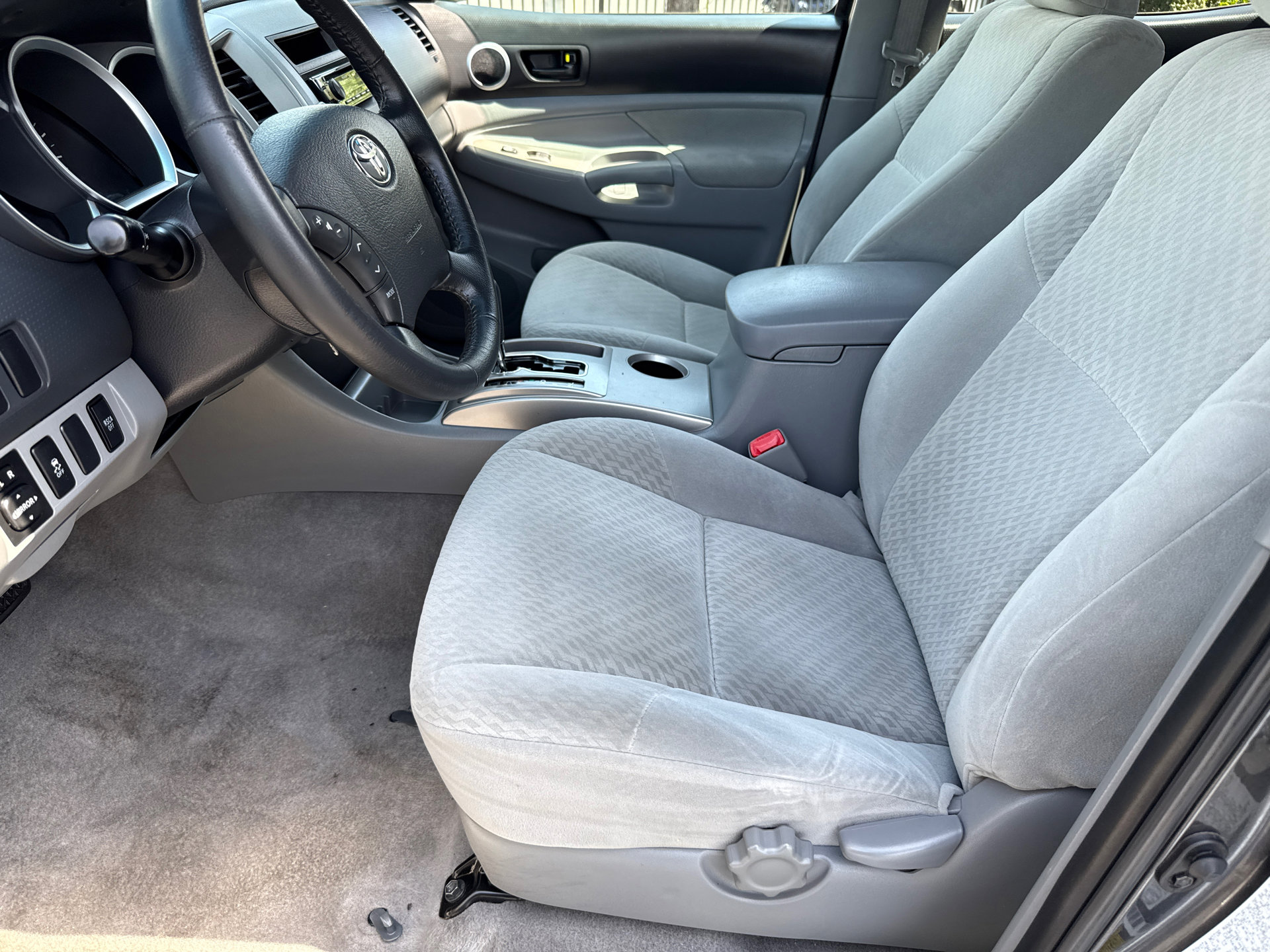 Used 2010 Toyota Tacoma PreRunner RWD image 24