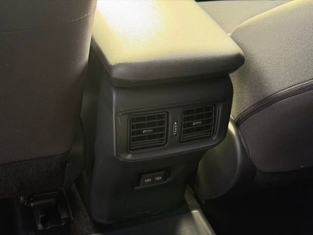 Used 2022 Toyota RAV4 SE w/ Weather & Moonroof Package AWD/4WD image 19
