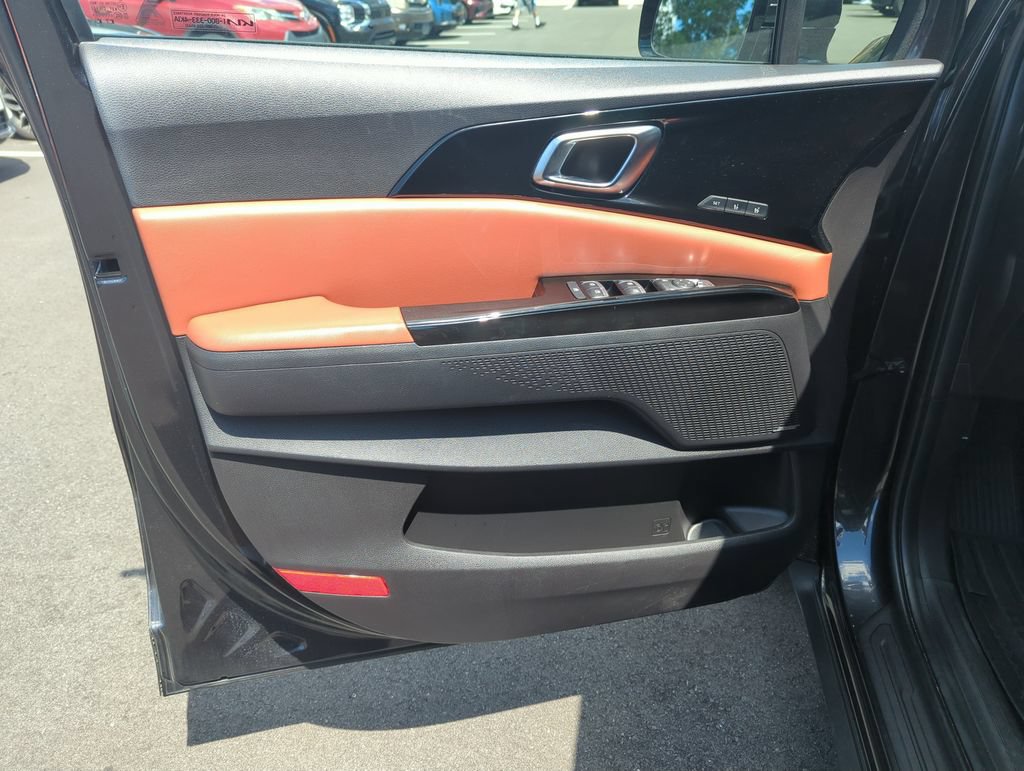 Used 2023 Kia Carnival SX Prestige FWD image 18