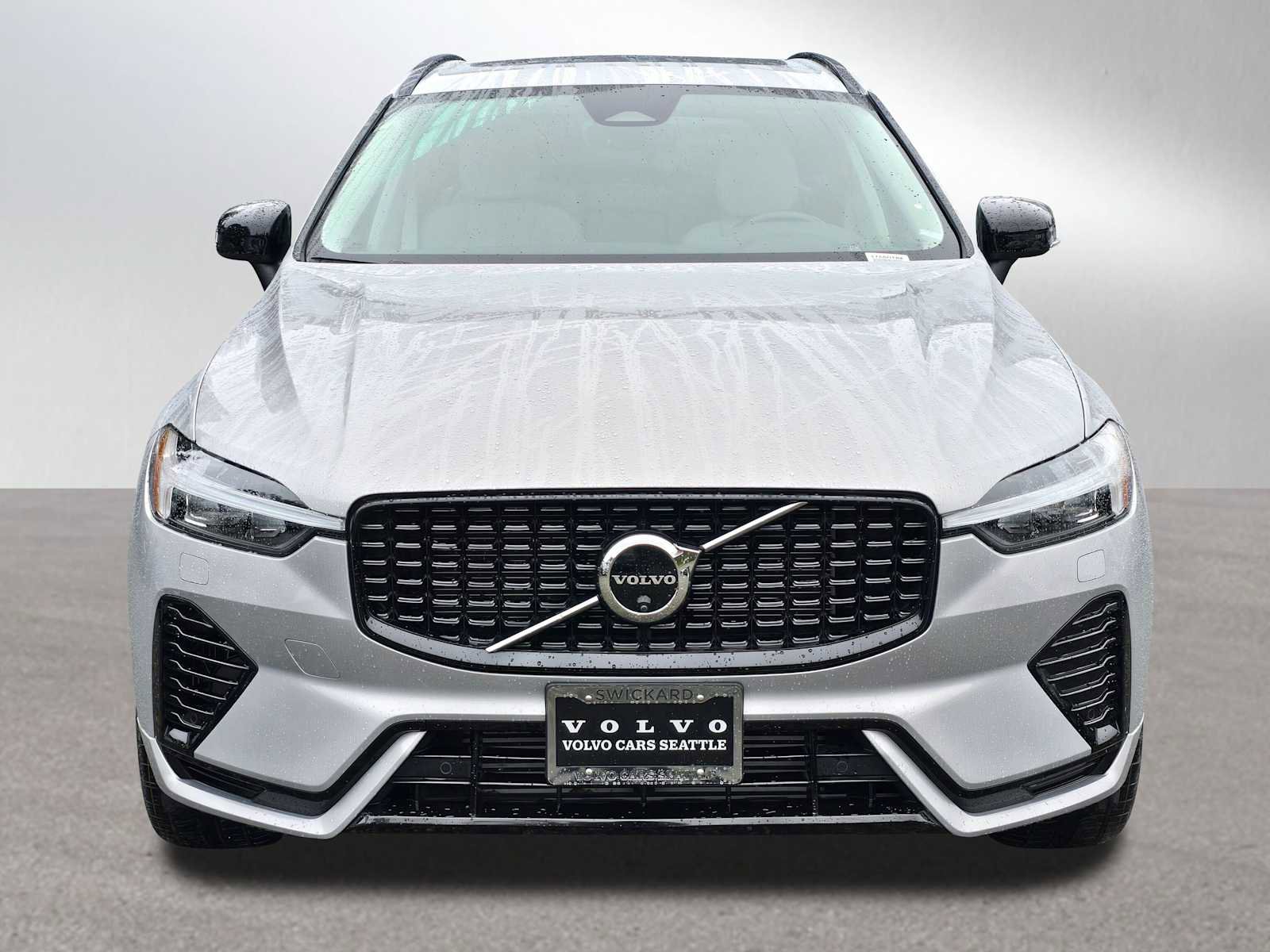 Certified 2024 Volvo XC60 T8 Plus w/ Protection Package Premier image 8