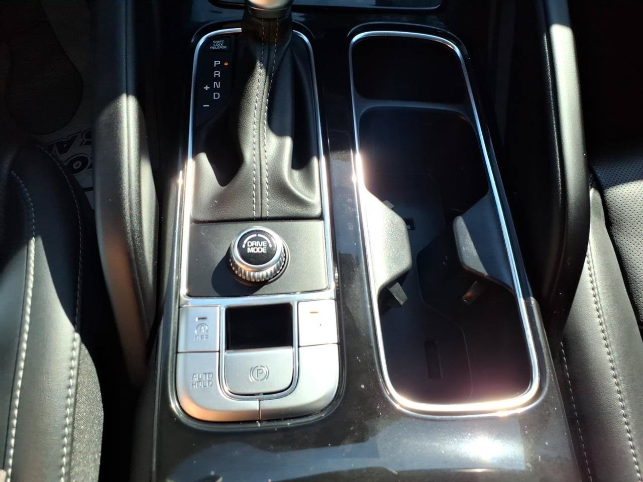 Used 2025 Kia Telluride S FWD image 13